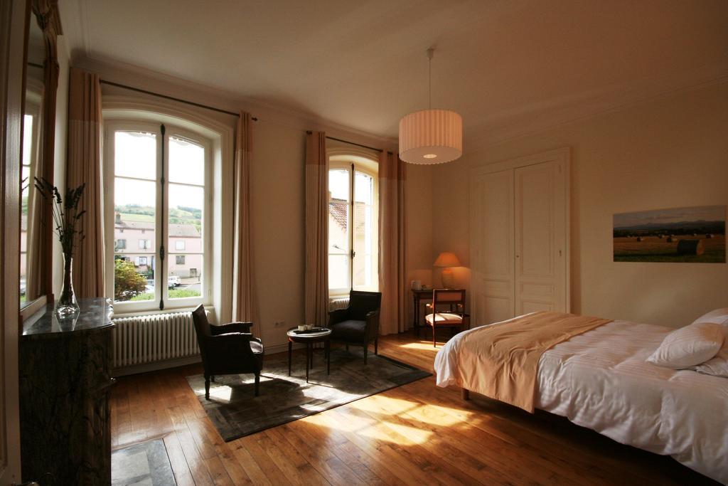 Le Clos Des Noyers Combronde Zimmer foto