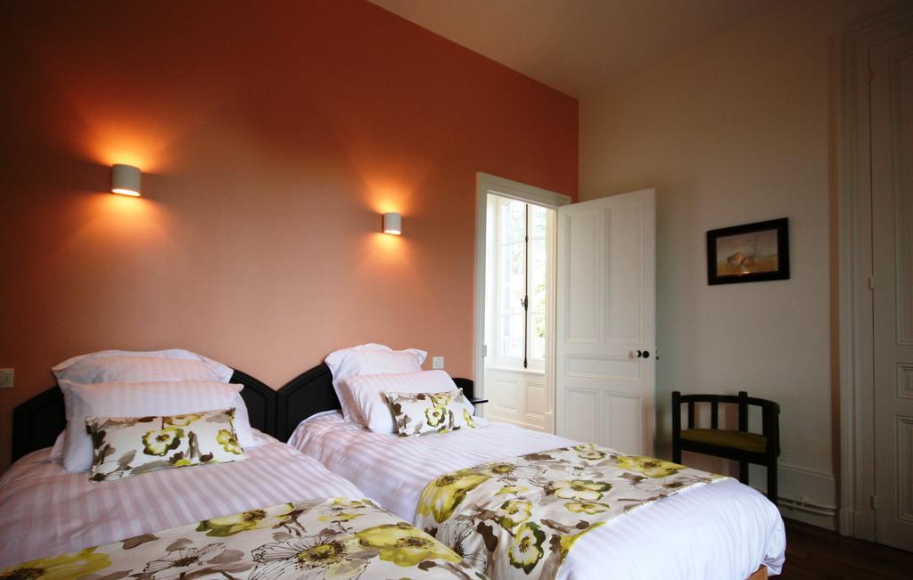 Le Clos Des Noyers Combronde Zimmer foto
