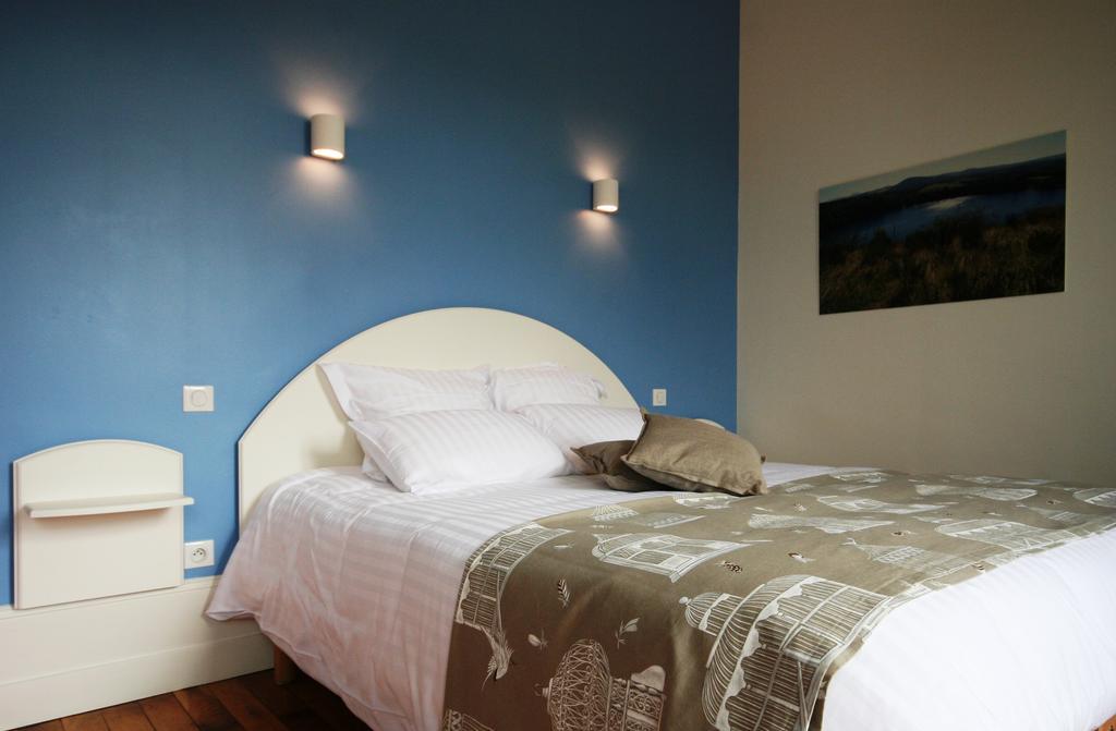 Le Clos Des Noyers Combronde Zimmer foto